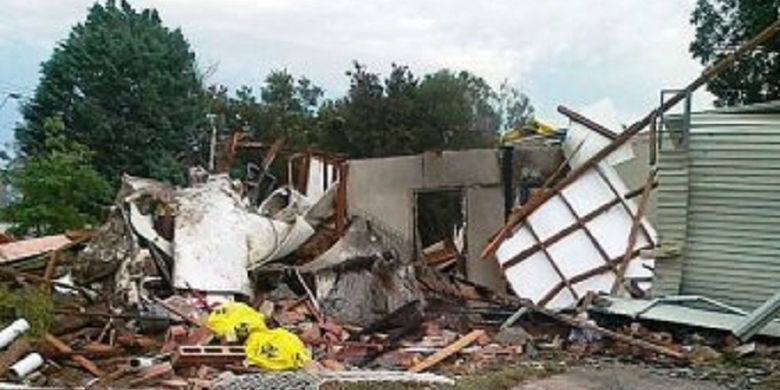 Sebuah rumah di Australia ini meledak pada 23 Oktober 2011 untuk alasan klaim asuransi, namun hasil penyelidikan pemilikknya telah membakar rumah itu.

