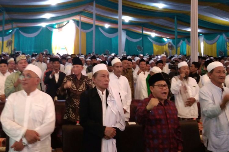 Ratusan kiai mendeklarasikan dukungan kepada Gus Ipul pada Pilkada Jatim Mei 2017 di Sidoarjo.