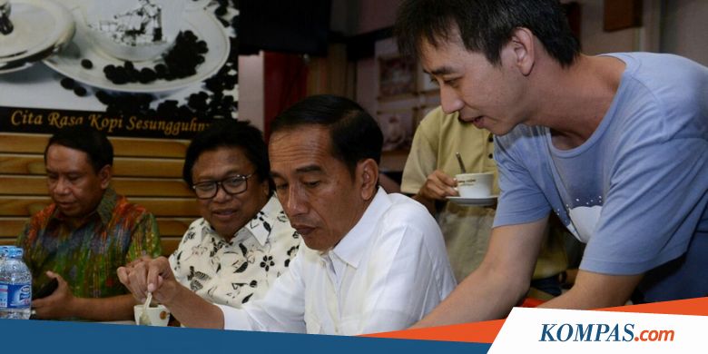 Saat Jokowi Menikmati Kopi Susu Seharga Rp 9.000...