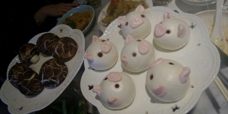 Dimsum dengan warna dan bentuk unik di daerah Central, Hongkong.(KOMPAS.com/NABILLA TASHANDRA)