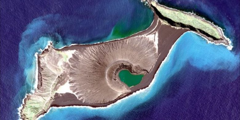 Citra satelit pulau baru 31 bulan setelah terbentuk, pada bulan September 2017