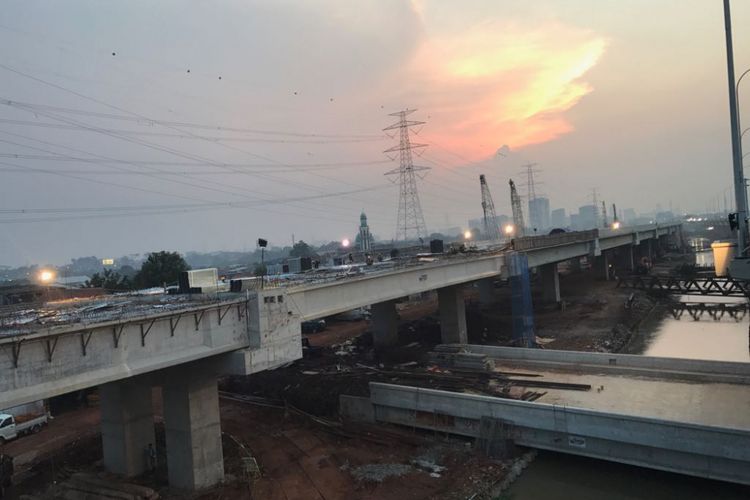 Tol Becakayu.