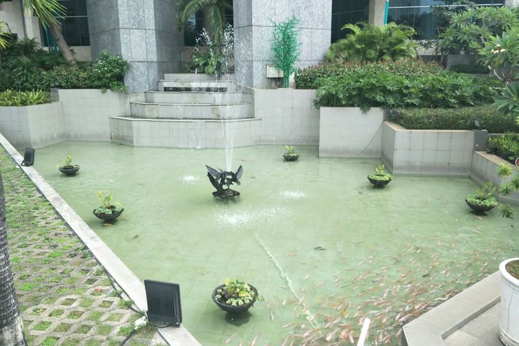 Kolam di DPRD DKI Jakarta yang rencananya akan direhabilitasi dengan anggaran Rp 620 juta. Foto diambil pada Selasa, (21/11/2017).