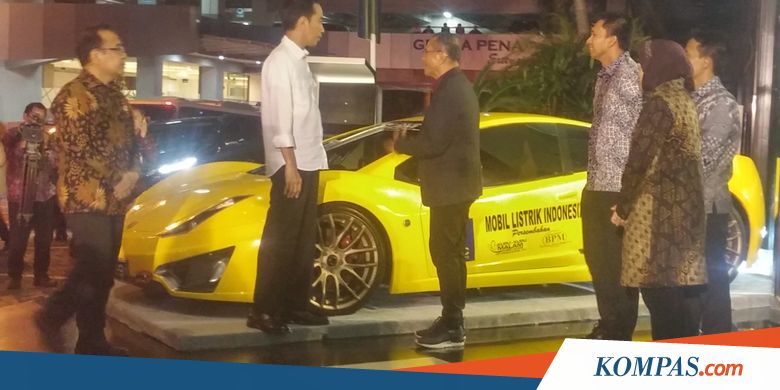 Dahlan Iskan Pamer Mobil Listrik "Selo" kepada Jokowi