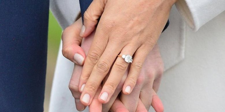 Cincin pertunangan Pangeran Harry dan Meghan Markle yang istimewa.