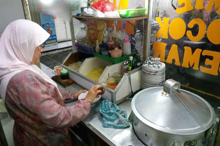 5 Mie Kocok Legendaris di Bandung 5 Mie Kocok Legendaris di Bandung video viral info traveling info teknologi info seks info properti info kuliner info kesehatan foto viral berita ekonomi