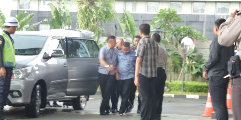 Empat pejabat yang merupakan anggota DPRD dan pejabat Pemerintah Provinsi Jambi tiba di Gedung KPK Jakarta, Rabu (29/11/2017).