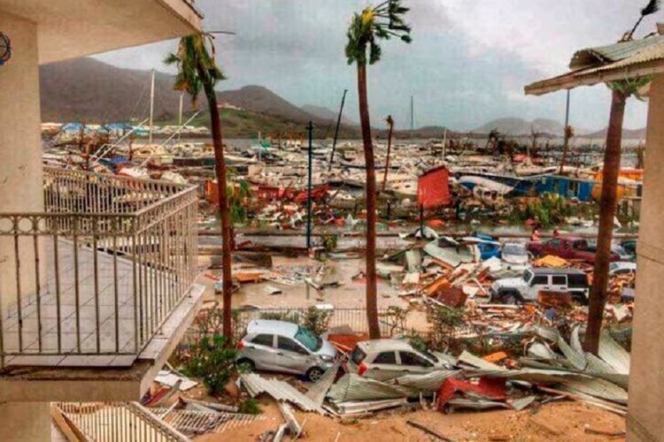 Sepuluh orang tewas dan ribuan orang kehilangan rumah akibat bencana Badai Irma di kepulauan Karibia, wilayah Perancis, Rabu (6/9/2017). Foto diambil di Pulau St Martin, Karibia.
