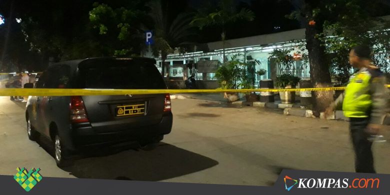 Gegana Ledakkan Tas Penusuk Polisi di Dekat Mabes Polri