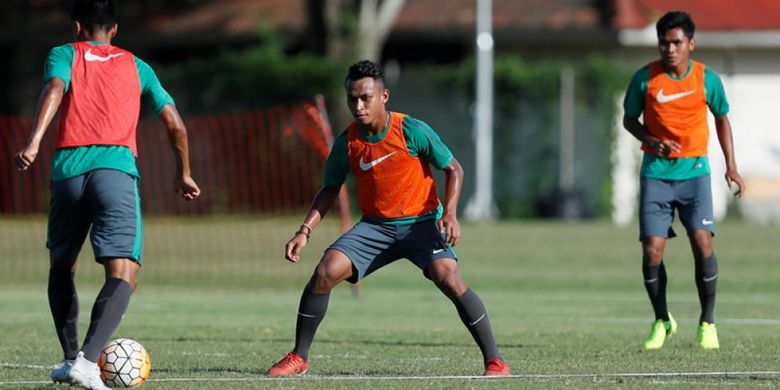 Gelandang Osvaldo Haay Ardiles saat mengikuti seleksi tim nasional U-22.