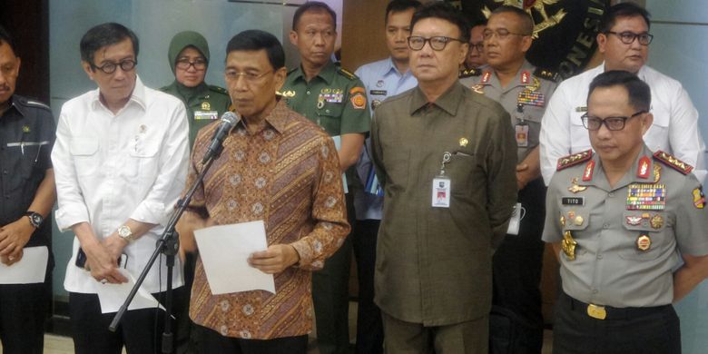 Image result for Wiranto bubarkan HTI