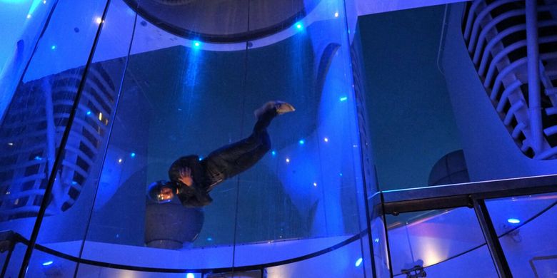 Memacu Adrenalin! Melayang-layang di Kapal Pesiar Ovation of The Seas Memacu Adrenalin! Melayang-layang di Kapal Pesiar Ovation of The Seas video viral info traveling info teknologi info seks info properti info kuliner info kesehatan foto viral berita ekonomi
