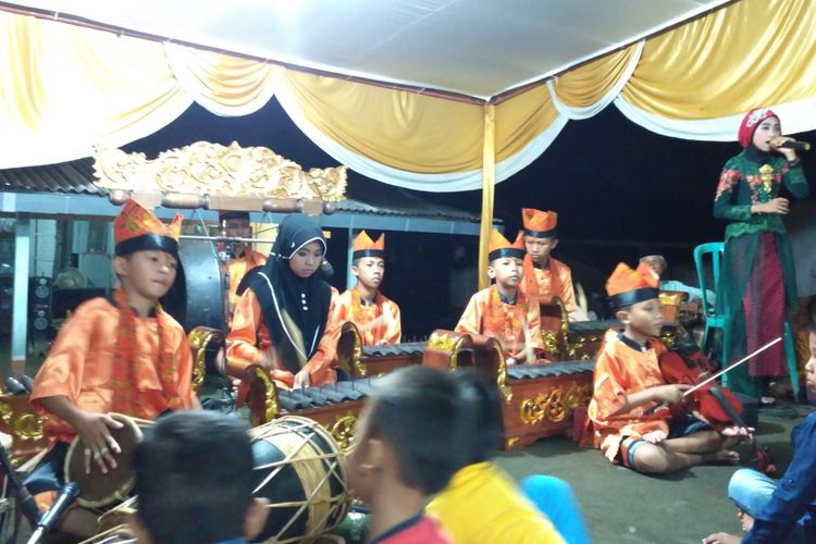 Pertunjukan musik Gandrung Banyuwangi.