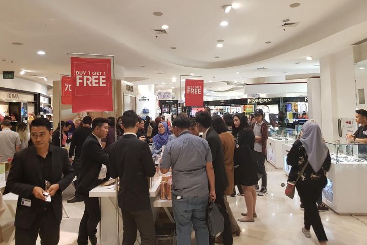 Salah satu tawaran menarik di midnight sale Senayan City