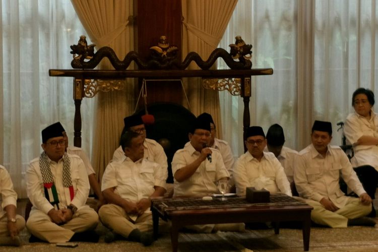 Image result for Ketua Umum Partai Gerindra Prabowo Subianto mengumumkan secara resmi partainya mengajukan Sudirman Said sebagai calon gubernur Jawa Tengah