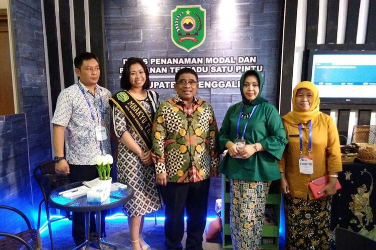 Dinas Penanaman Modal dan Pelayanan Terpadu Satu Pintu (DPMPTSP) Trenggalek mengikuti pameran UMKM di Jakarta.