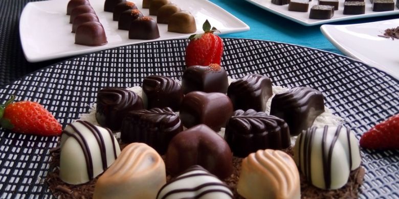 Minyak kelapa sawit bisa dibuat berbaga i makanan olahan, termasuk cokelat buatan yang banyak dikonsumsi masyarakat.