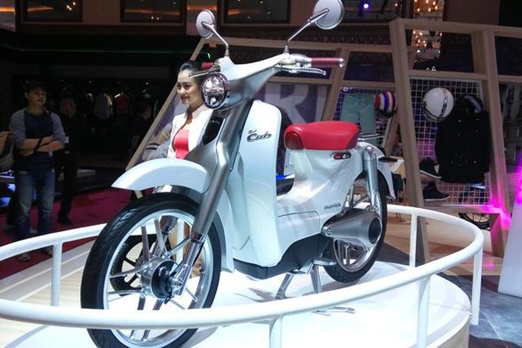 Honda menjadi satu-satunya merek yang pamer bebek berteknologi listrik di ImOS 2016.