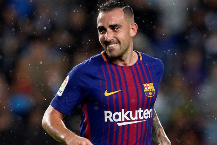 Paco Alcacer merayakan gol pertama Barcelona ke gawang Sevilla pada pertandingan La Liga di Camp Nou, Sabtu (4/11/2017).