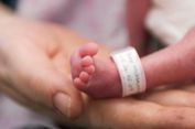 5 Pertimbangan Finansial sebelum Memutuskan Punya Anak Lagi