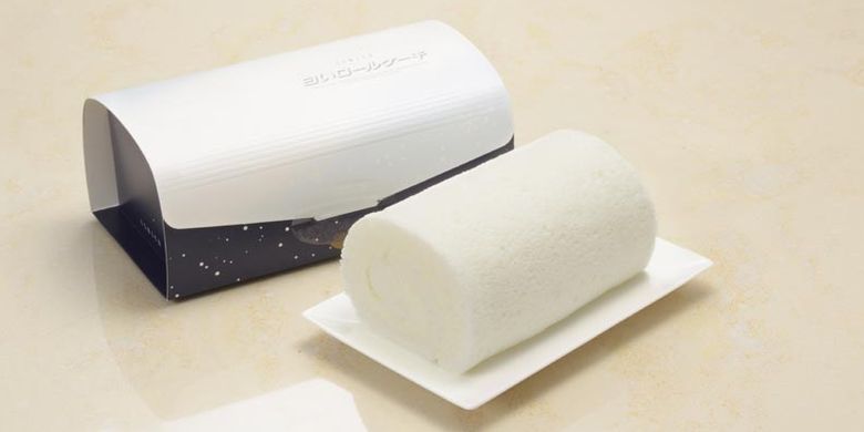 Role cake putih ini sering dijadikan oleh-oleh wisatawan saat berkunjung ke Hokkaido, Jepang. Kue ini bisa diperoleh di toko-toko di bandara, seperti di Bandar Udara Chitose Baru (New Chitose Airport Terminal).(KARAKSA MEDIA)