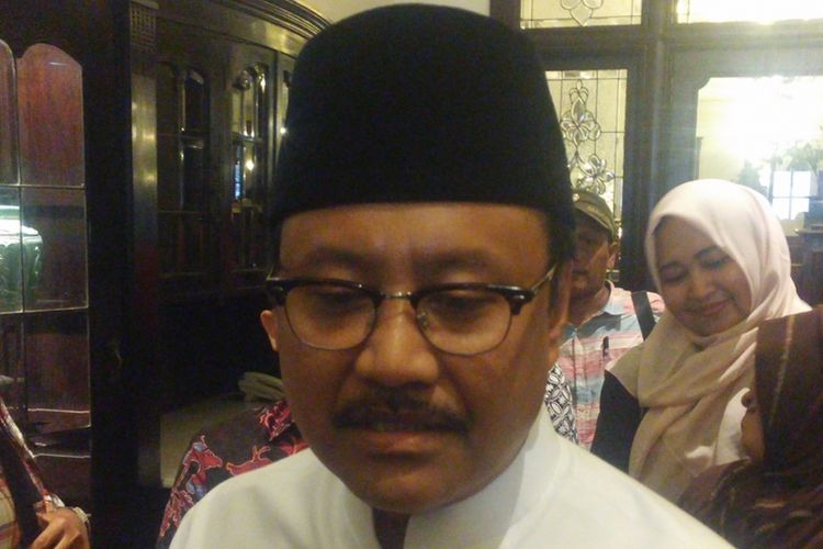 Bakal calon gubernur Jawa Timur Saifullah Yusuf berharap PKS bisa bergabung dengan PDI Perjuangan dan PKB memenangkannya di Pilkada Jatim 2018