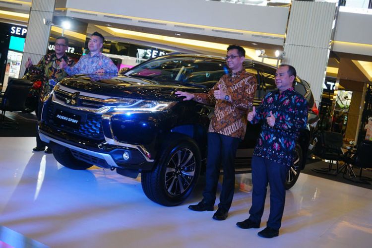 PT Mitsubishi Motors Krama Yudha Sales Indonesia, memperkenalkan pembaruan pada Outlander Sport serta Pajero Sport Dakar 4x2 dan 4x4 rakitan lokal.