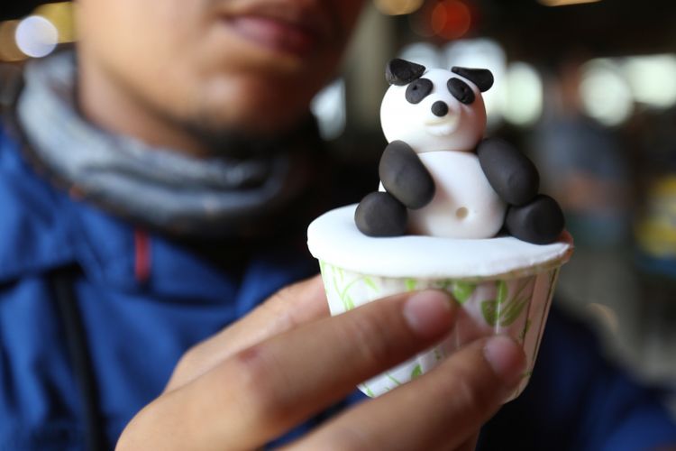 Unik, Ada Suvenir dan Makanan Bertema Panda di Taman Safari Indonesia Unik, Ada Suvenir dan Makanan Bertema Panda di Taman Safari Indonesia video viral info traveling info teknologi info seks info properti info kuliner info kesehatan foto viral berita ekonomi