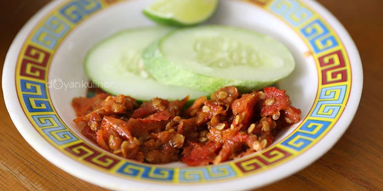 Sambal di Warung Mak Dower, Rawamangun.