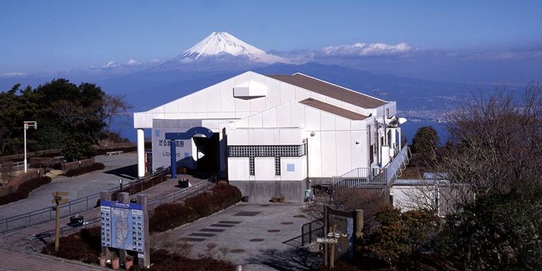 Gunung Fuji yang menjadi salah satu tujuan wisata terkenal Jepang.(KARAKSA MEDIA)