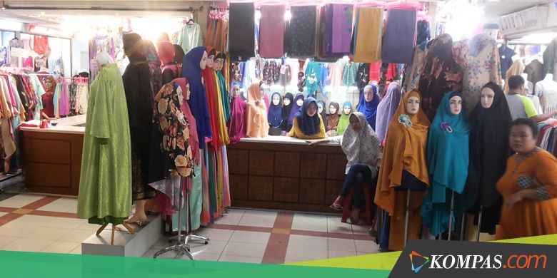 Pedagang Tanah Abang Mengaku Omzetnya Menurun pada Awal Ramadhan