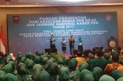 Minta Ibu-ibu PKK Mendekat, Jokowi Mengaku Sudah Izin Iriana