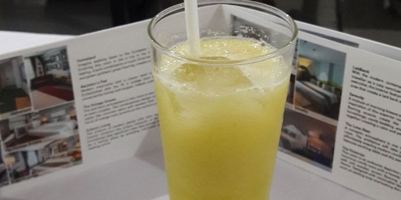 Juice kedondong di Yans House Hotel Bali, Jalan Kartika Tuban, Kuta, Rabu (17/5/2017).