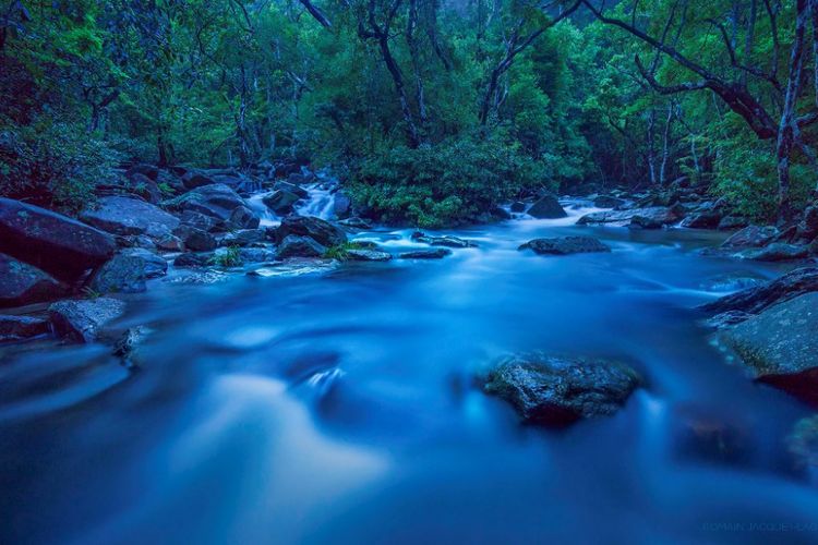Desa Hakka yang telah berumur ratusan tahun, dikenal dengan berbagai nama eksotis, legenda rakyat yang penuh warna, air terjun, kebun bambu dan banyak lainnya.(Romain Jacquet Lagreze.)