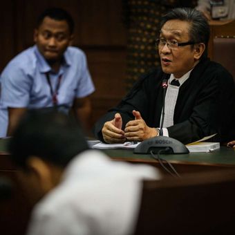 Tersangka kasus korupsi proyek e-KTP, Setya Novanto menjalani sidang perdana di Gedung Pengadilan Tipikor, Jakarta, Rabu (13/12/2017). Setya Novanto akan menghadapi sidang pembacaan dakwaan oleh jaksa penuntut umum.