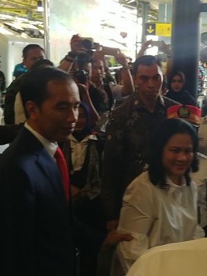 Presiden Joko Widodo berangkat ke Sukabumi dari Stasiun Gambir, Jakarta, Kamis (31/8/2017).