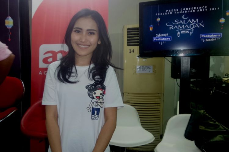 Ayu Ting Ting diabadikan di Studio ANTV, Epicentrum, Jakarta Selatan, Selasa (16/5/2017).