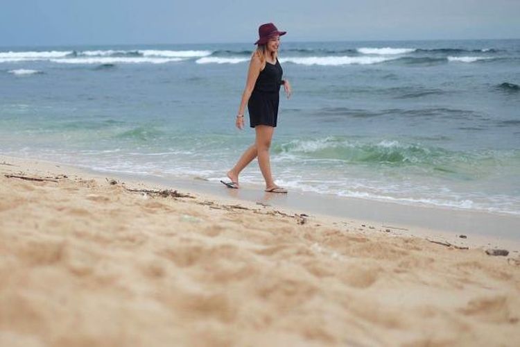 Turis di Pantai Balangan, Bali