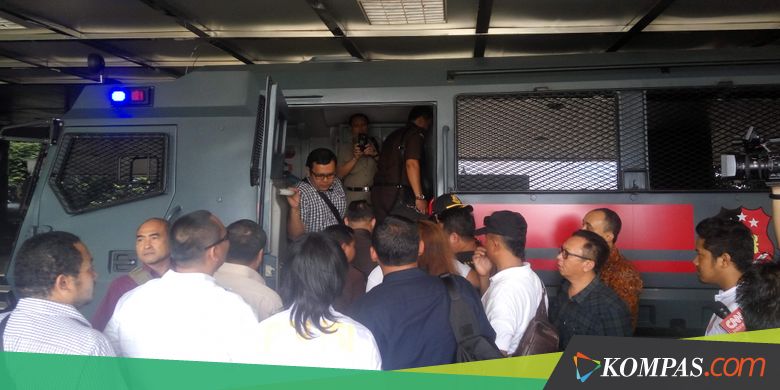 Usai Sidang Ahok, Jaksa Dikawal Ketat Polisi
