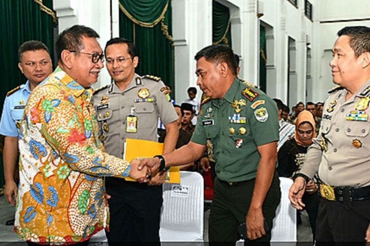 Pemerintah Jawa Barat menganggarkan Rp 1,7 triliun untuk penyelenggaraan pilkada Jawa Barat 2018. Anggaran itu dialokasikan untuk sejumlah instansi yang turut dalam penyelenggaraan pemilu, termasuk untuk bidang keamanan.