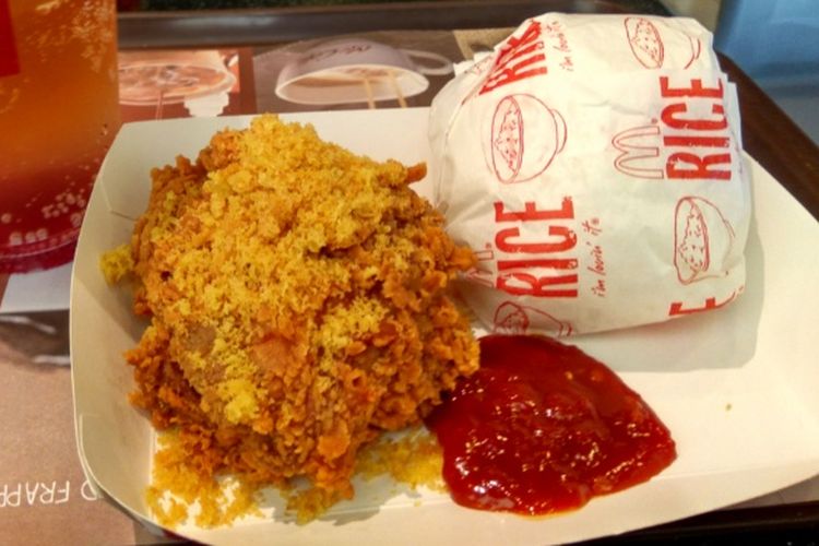 Hidangan ayam kremes sambel uleg dari McDonalds.