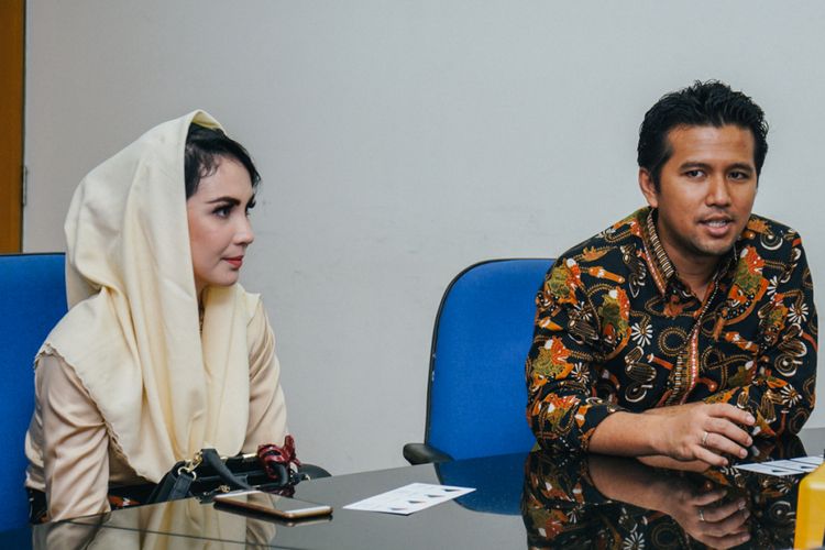 Emil Dardak dan Arumi Bachsin