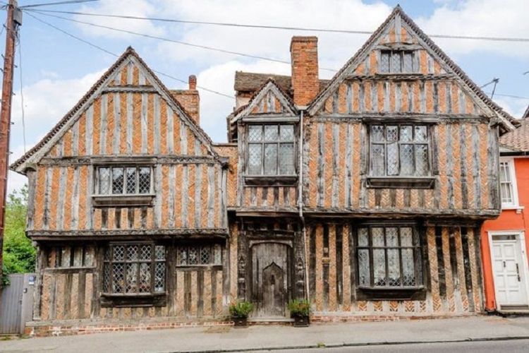 De Vere House di Lavenham digunakan sebagai rumah kelahiran Harry Potter dalam film Harry Potter.
