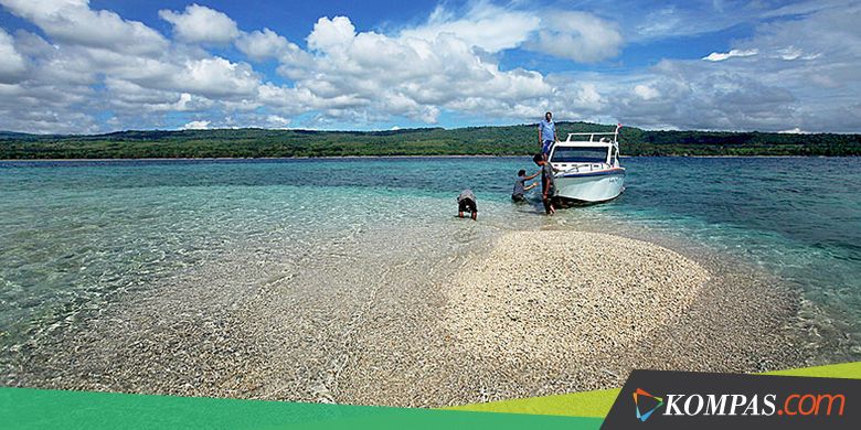 Takat Segele, Pulau Supermini di Moyo