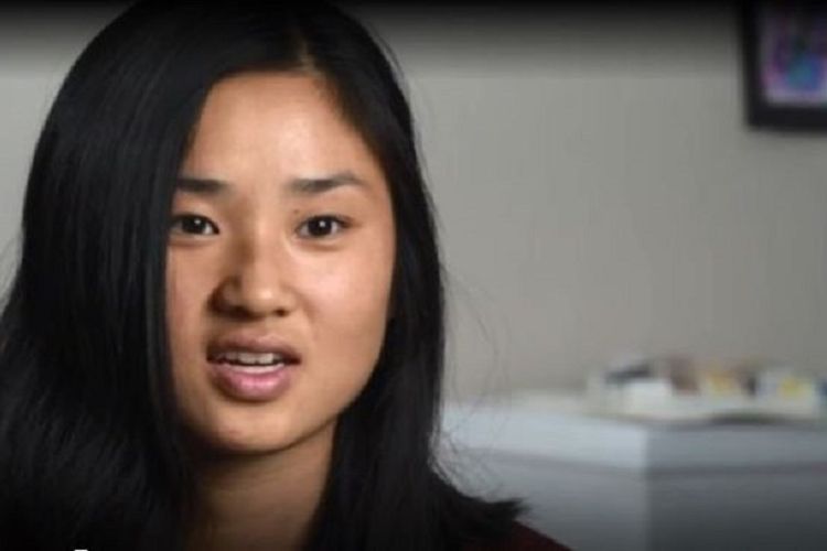 Kati kemudian memutuskan untuk melakukan perjalanan ke China untuk menemui orang tua biologisnya.