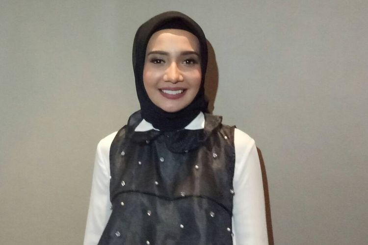 Zaskia Sungkar Kini Tahu Penyebab Nyeri Datang Bulan yang Dideritanya