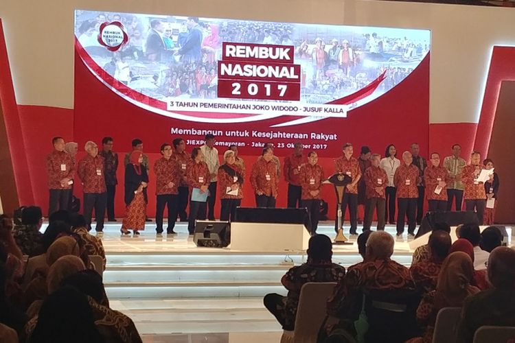 Rembuk Nasional 2017 memberikan masukan kepada Presiden Jokowi, di JIExpo Kemayoran, Jakarta, Senin (23/10/2017).