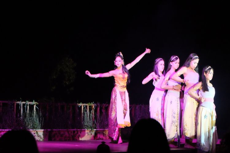 Magis, Sendratari Berlatar Matahari Tenggelam dan Tebing Lembang Magis, Sendratari Berlatar Matahari Tenggelam dan Tebing Lembang video viral info traveling info teknologi info seks info properti info kuliner info kesehatan foto viral berita ekonomi