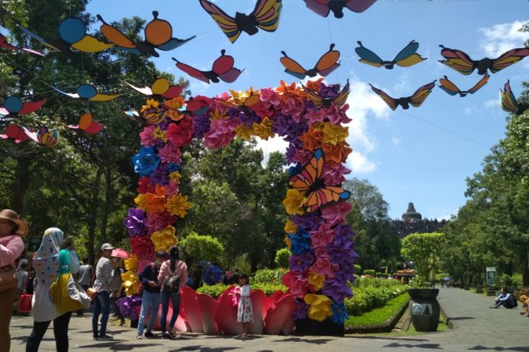 Butterfly Photobooth di komplek Taman Wisata Candi Borobudur, Magelang, Jawa Tengah, pada liburan Natal 2017(KOMPAS.COM/IKA FITRIANA)