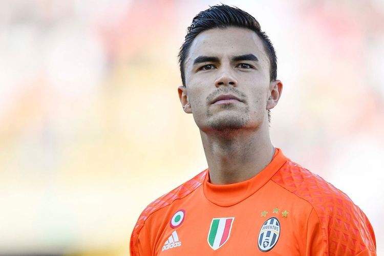 Kiper berdarah Indonesia, Emil Audero, tampil membela Juventus  pada laga kontra Bologna, Sabtu (27/5/2017). (Twitter @juventusFC <a  href='http://dinorexbet.com'>Taruhan Bola</a>)